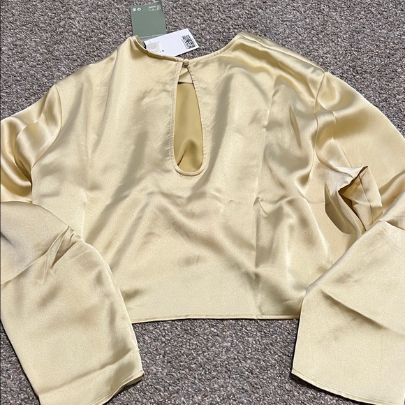 NWT, Elegant Cream Long Sleeve Women's Top, H&M, size M - Picture 4 of 4